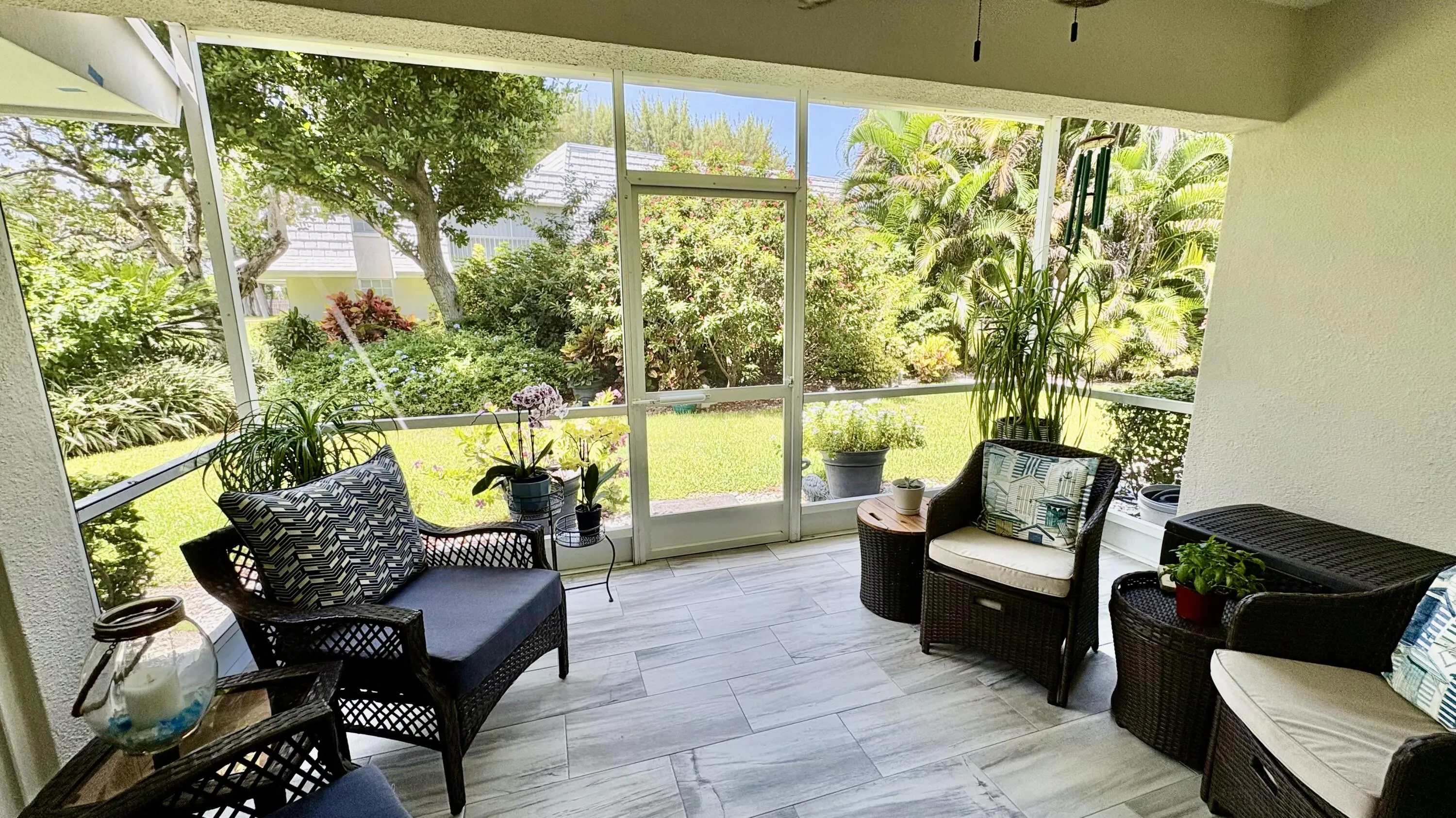 1251 - Porch 1
