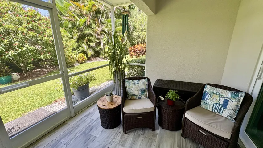 1251 - Porch 2