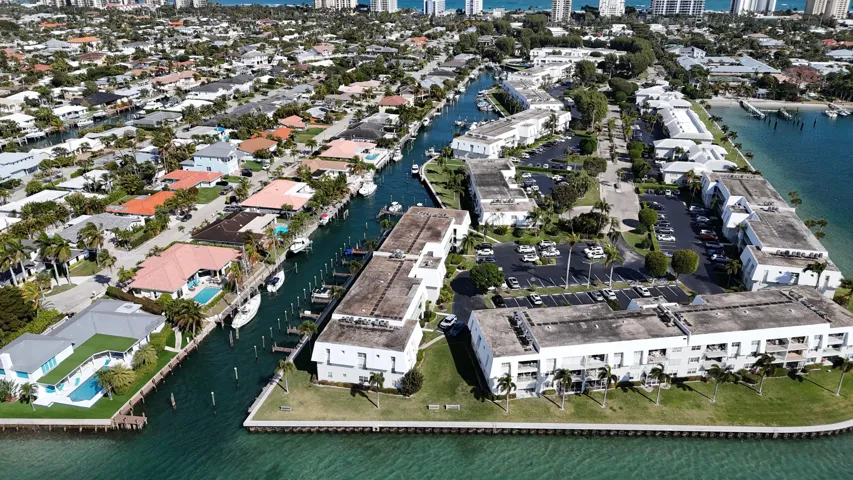 Condo Waterview with Canal