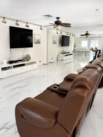 Spacious living room