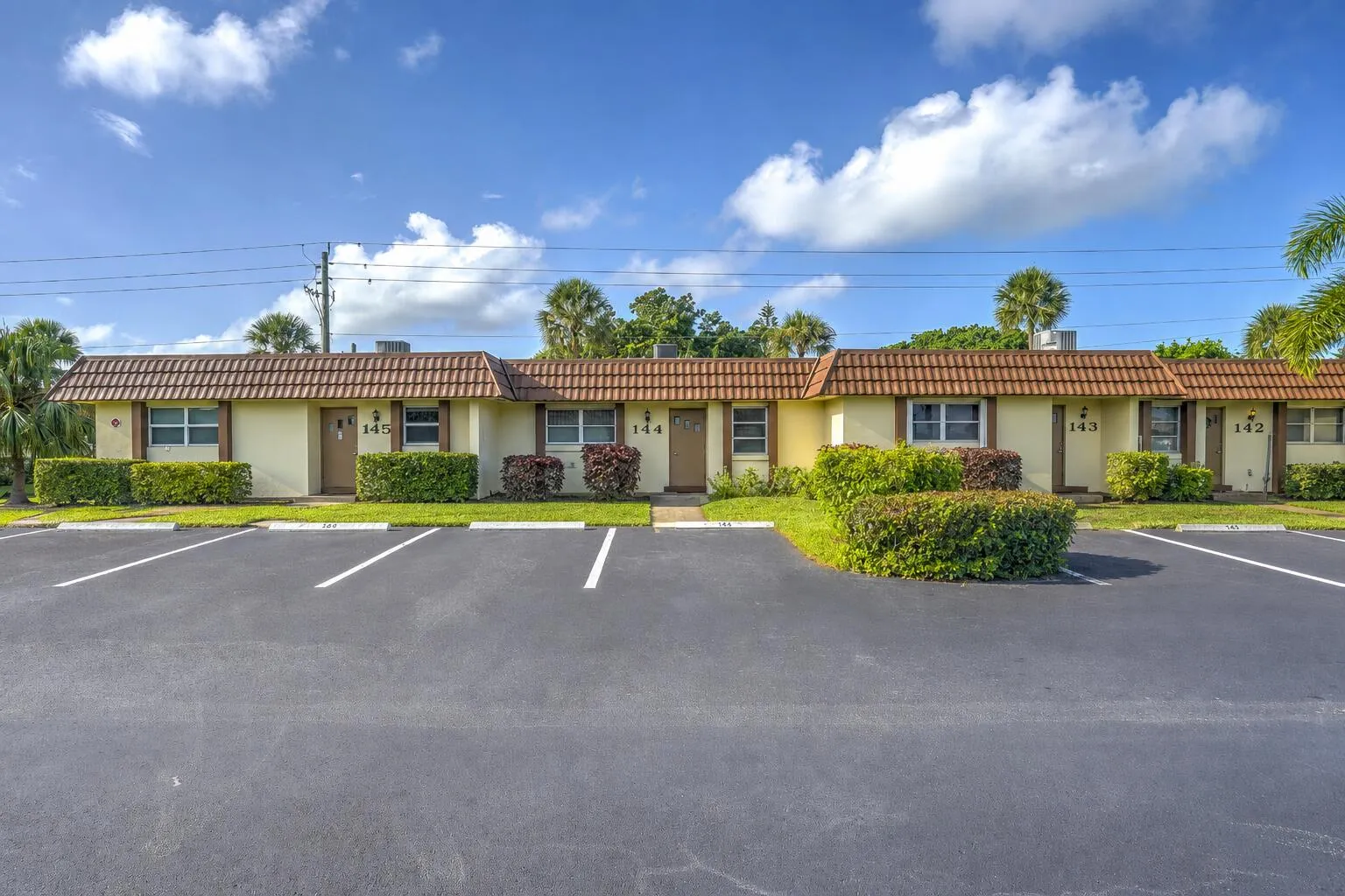 5780FernleyDr-2