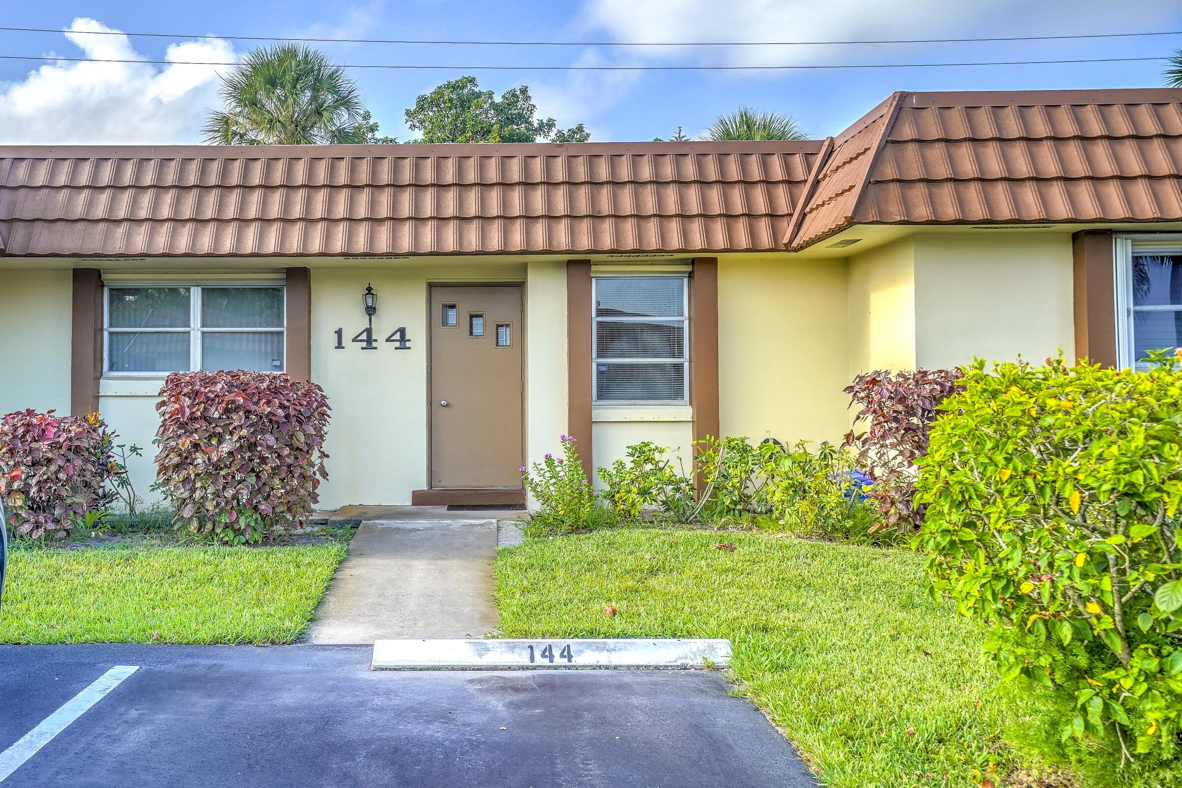 5780FernleyDr-1