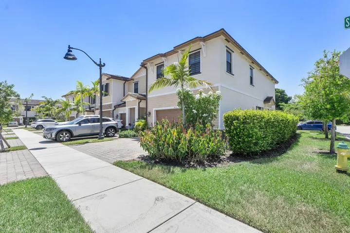 4721 Santa Cruz Way_001