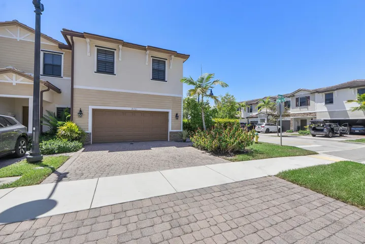 4721 Santa Cruz Way_003