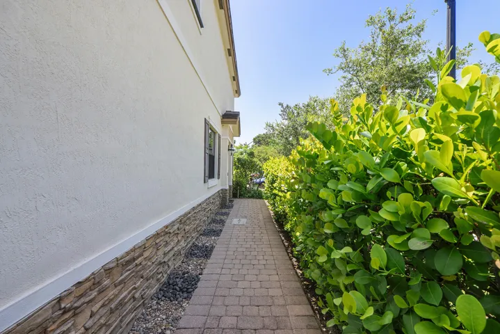 4721 Santa Cruz Way_004
