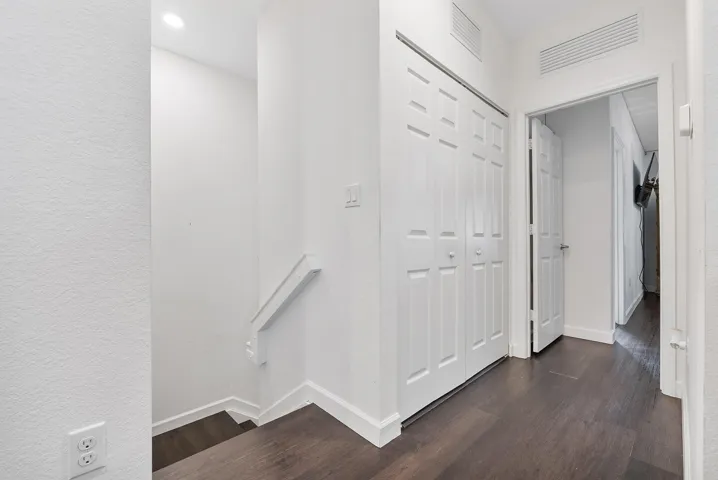 4721 Santa Cruz Way_032