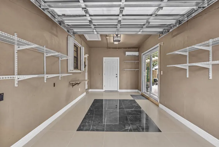 garage (bonus room)