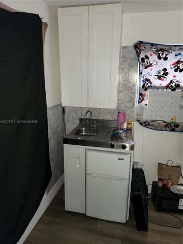 Efficiency Kitchenette