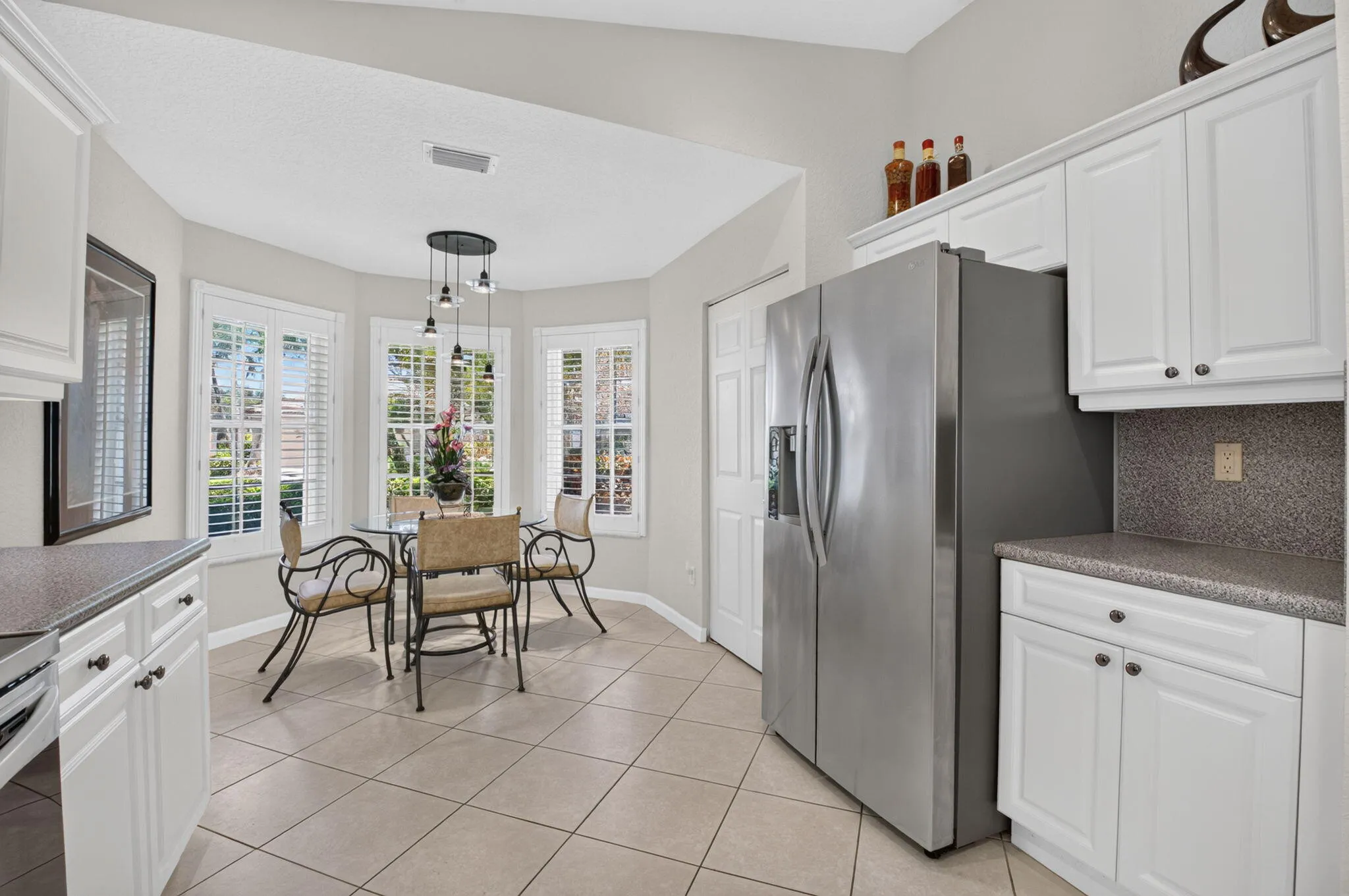 eat in kitchen