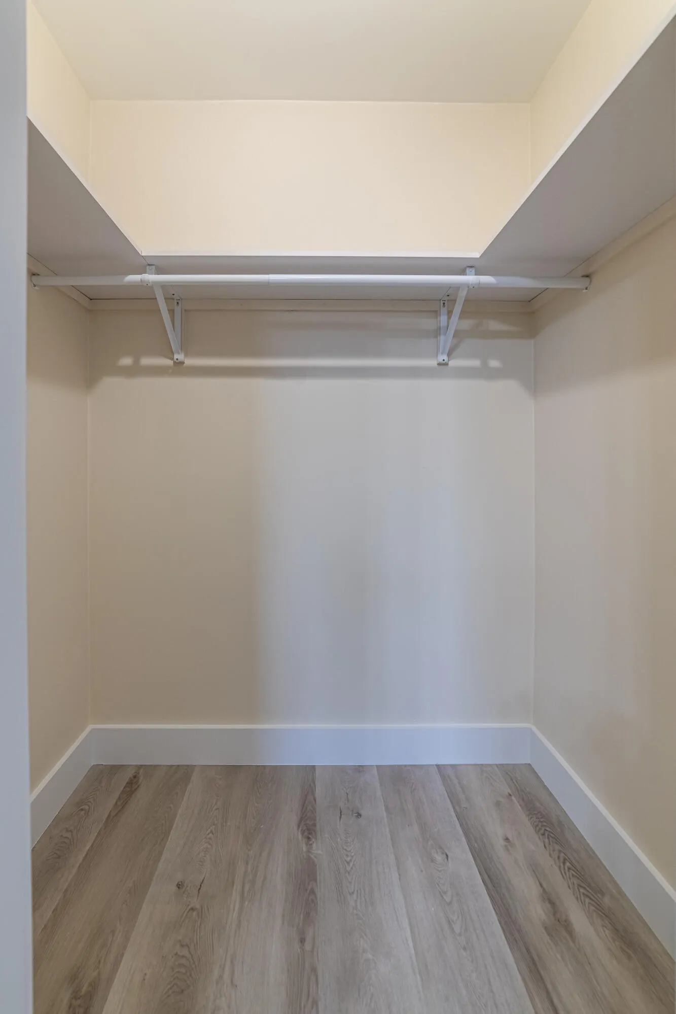Bedroom1-Closet