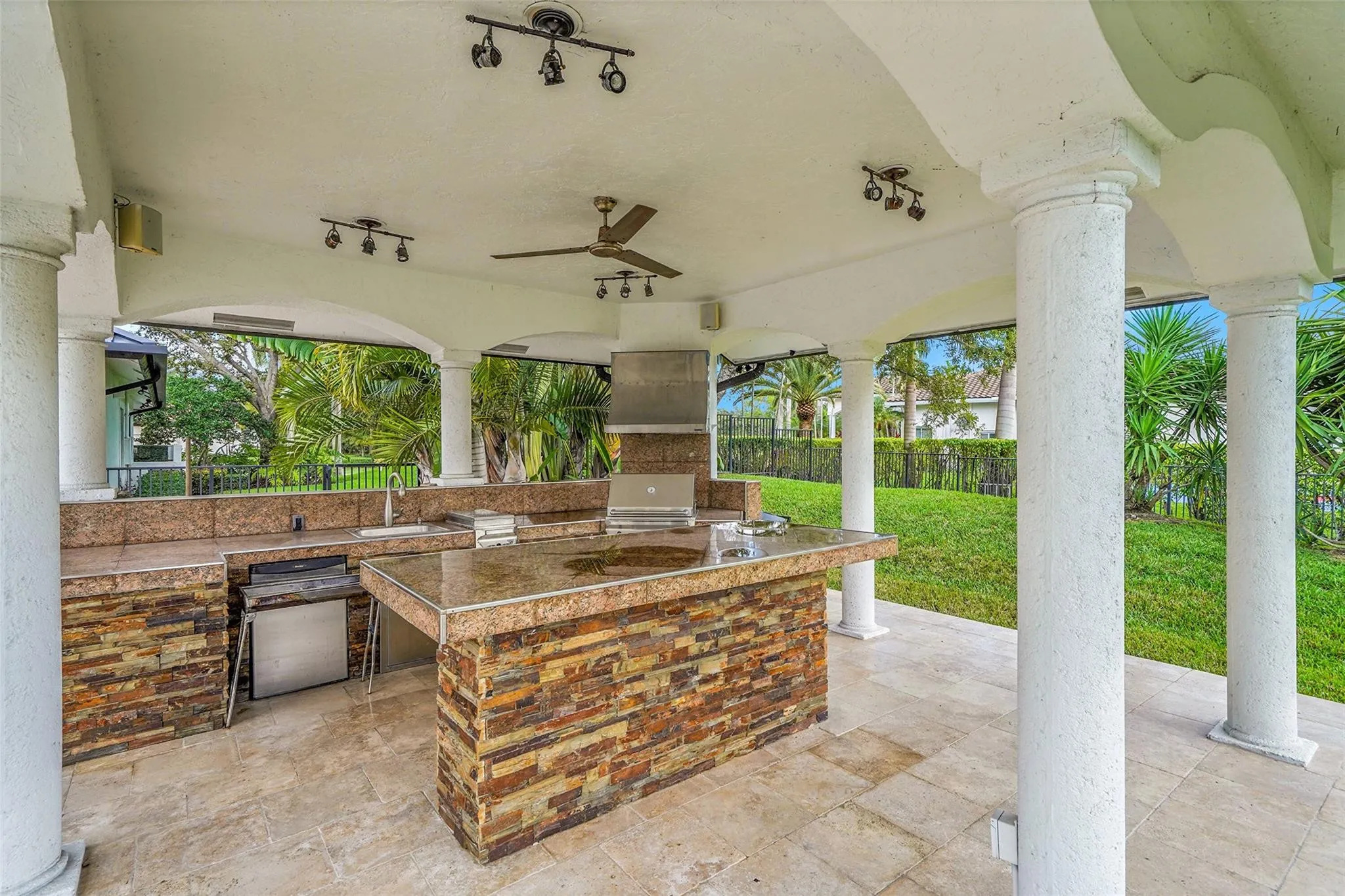 Property photo 93