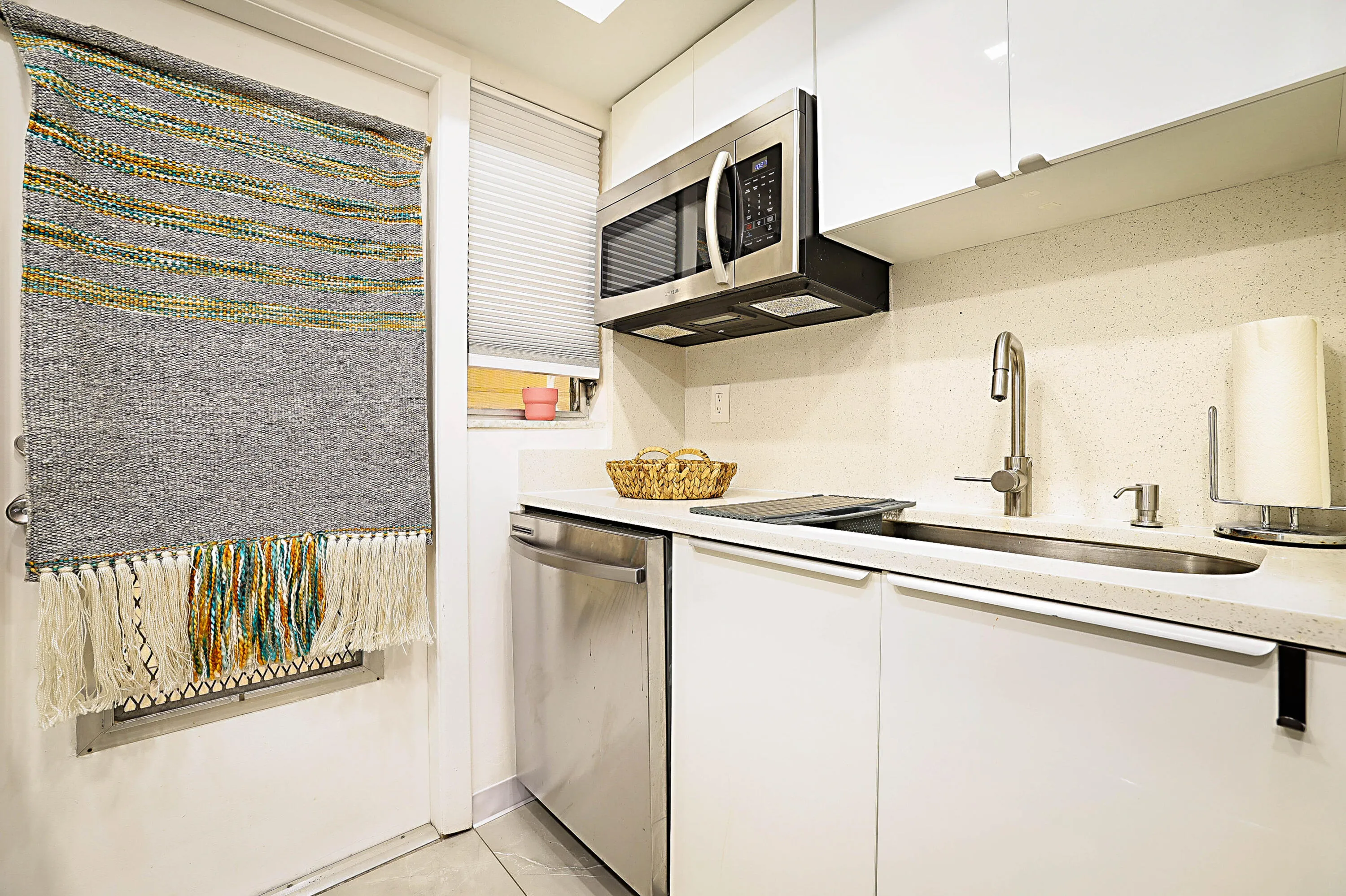 1110 N Riverside Drive 12 B-11