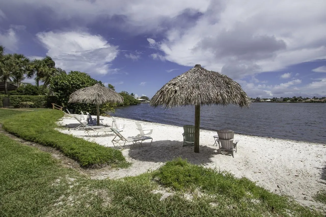 Mariner cay beach