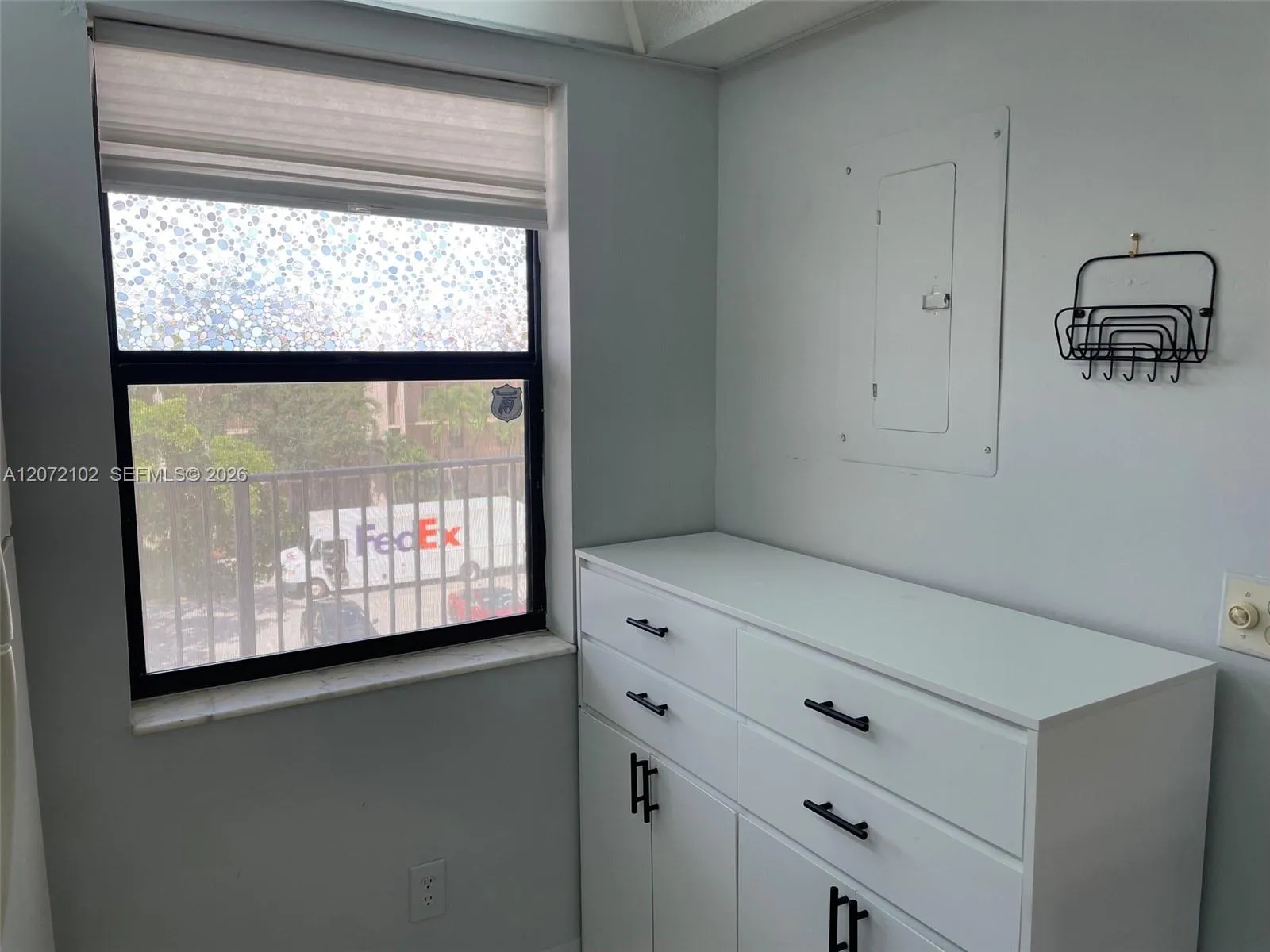 EXTRA KITCHEN CABINET
