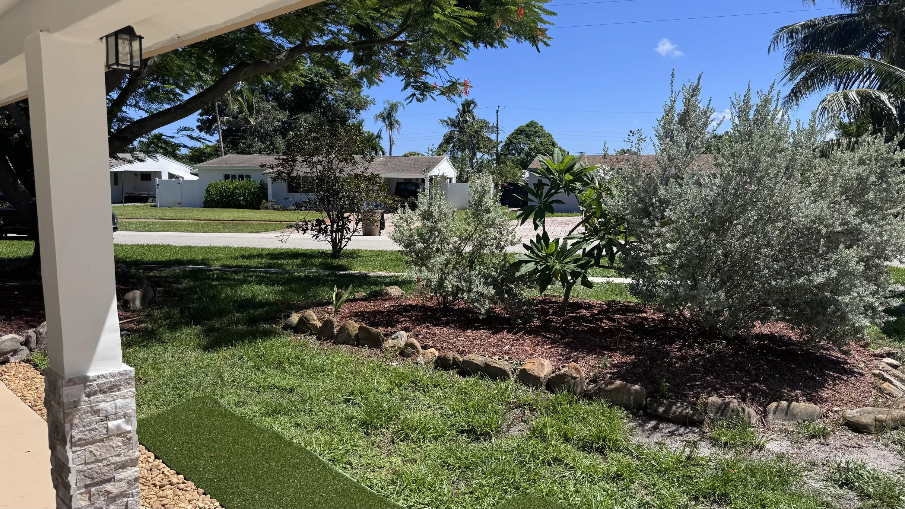 Corner lot front yard