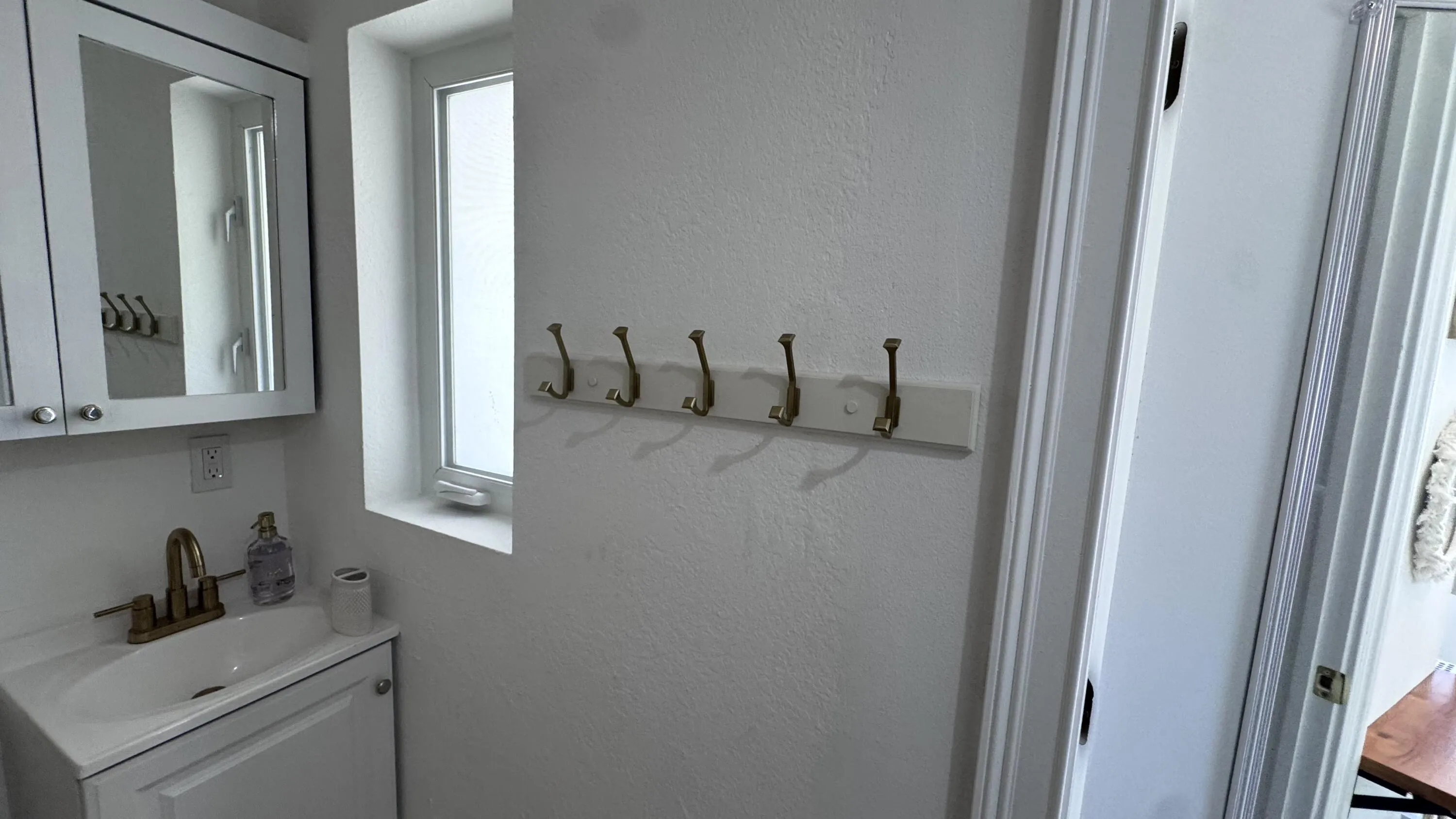 Sink and storage hooks