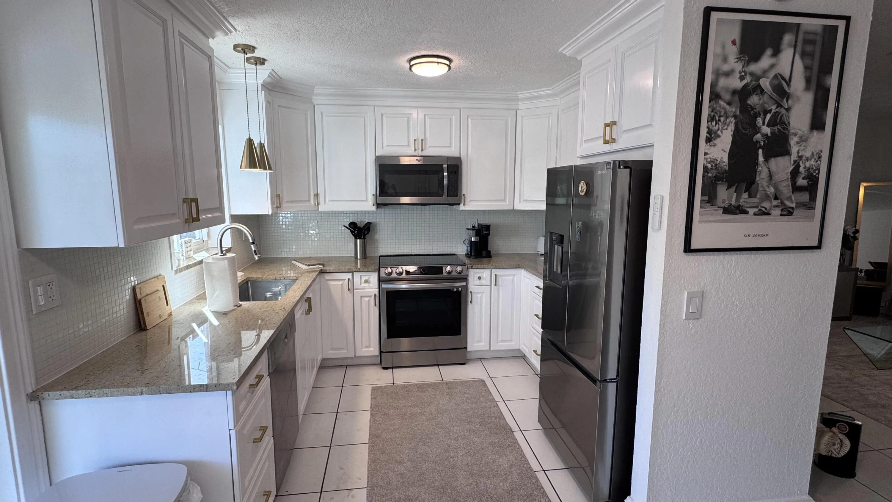 Kitchen full view