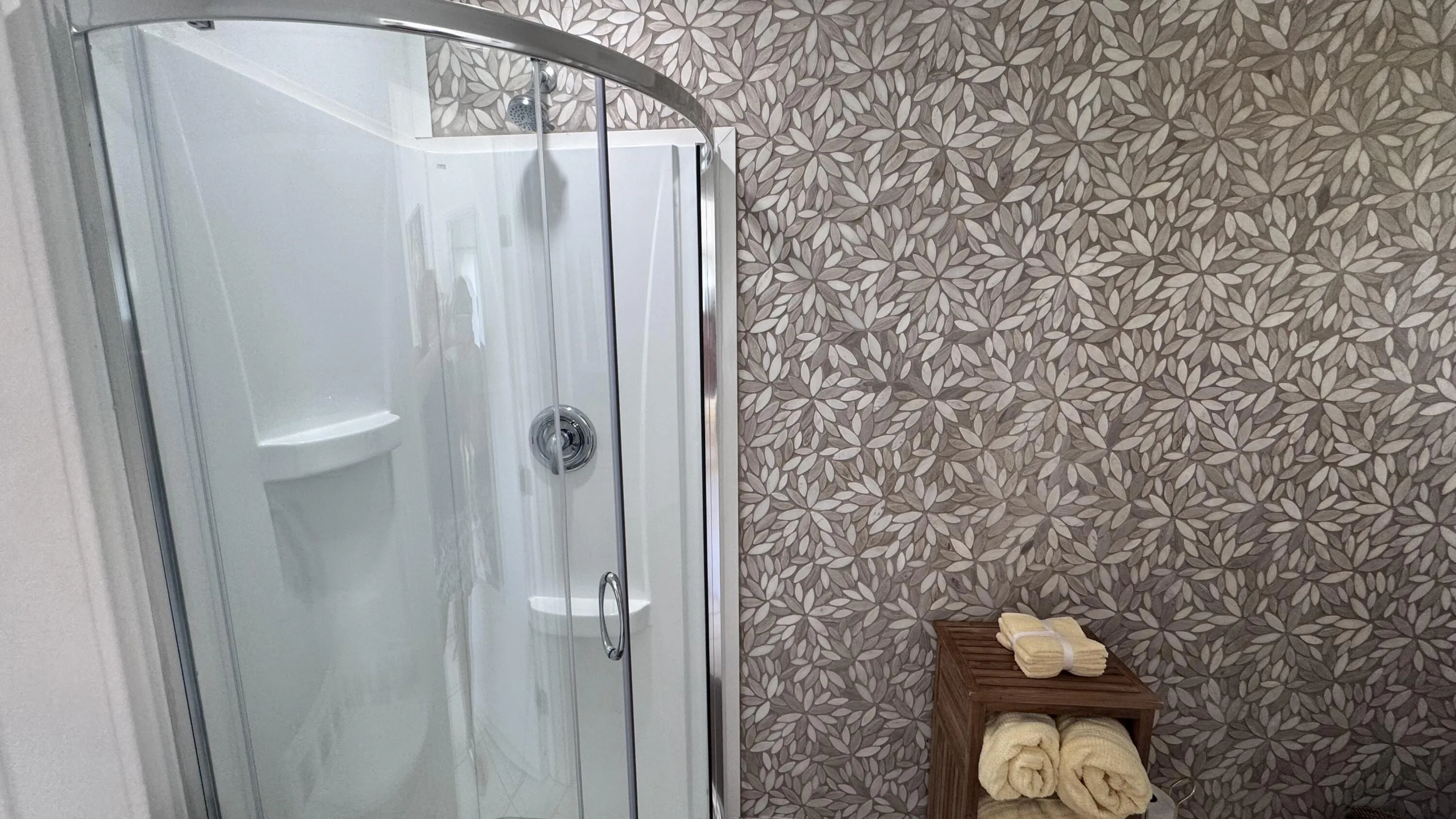 Shower/bath for Bed 3