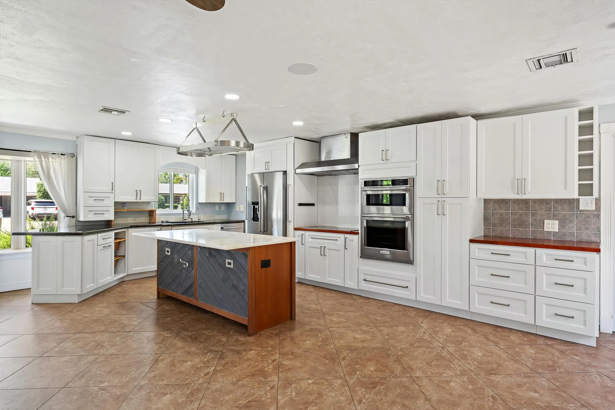 Large open Kitchen