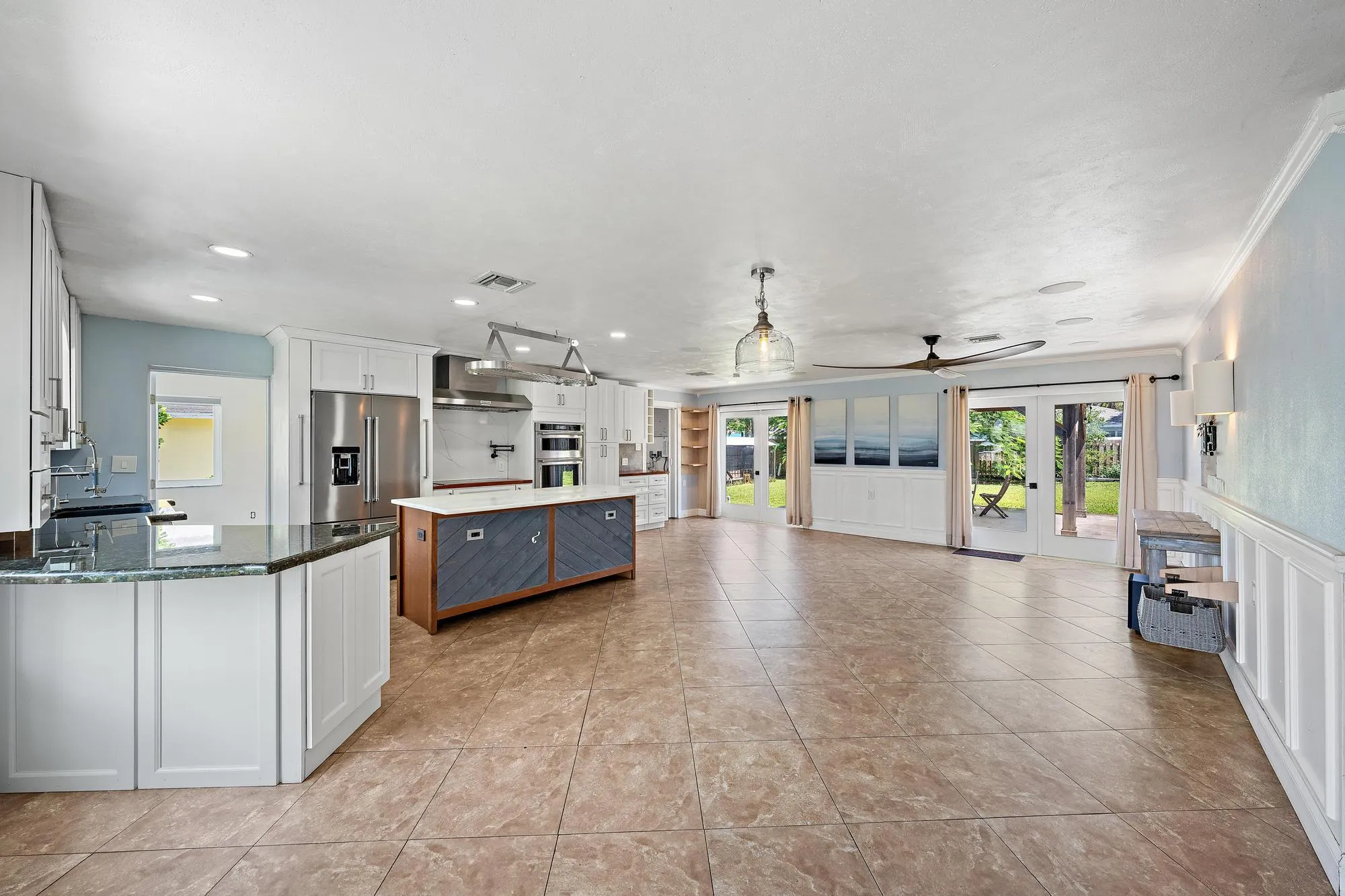Kitchen:living