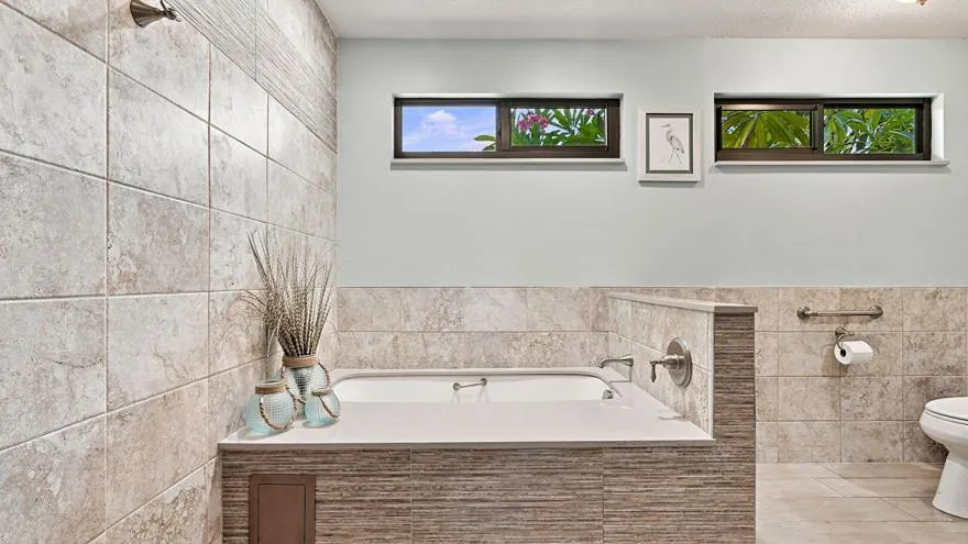 Main - Airated Heated Soaking Tub