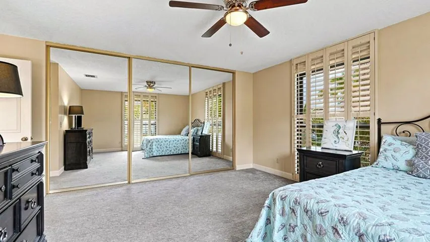 Queen Size Bed, Dressers and TV