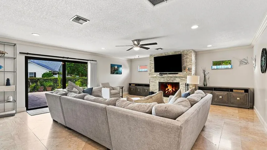Electric Reclining Couch