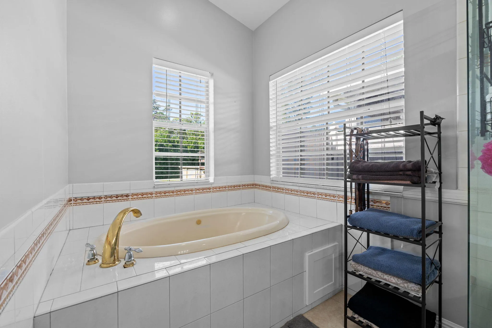 28-web-or-mls-A7404671