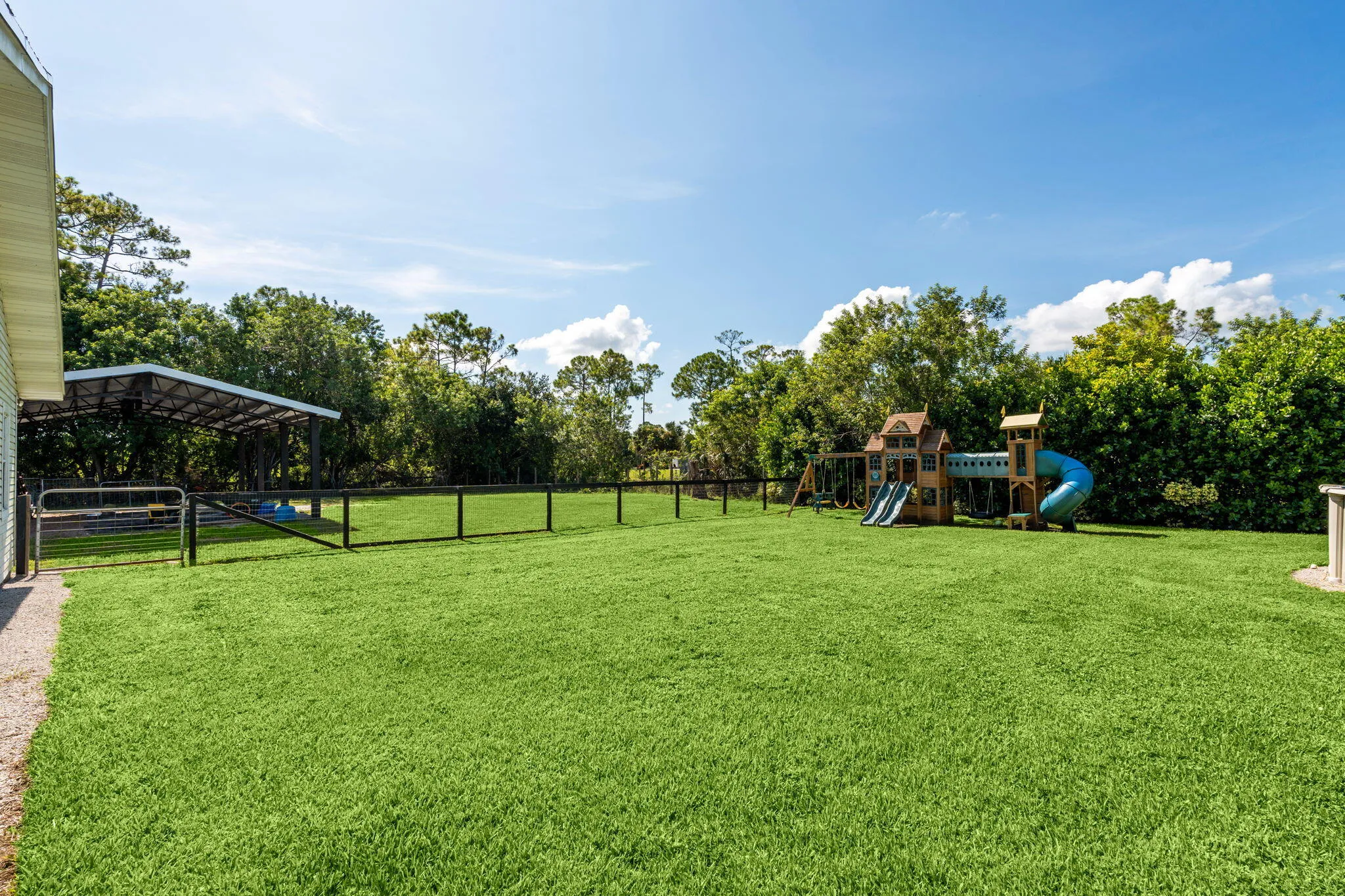 50-web-or-mls-A7404702