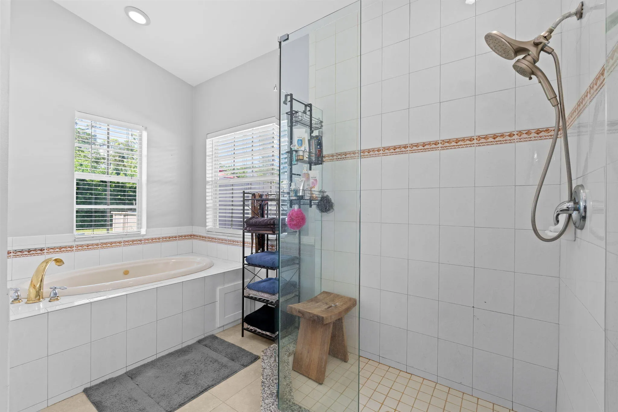 27-web-or-mls-A7404668