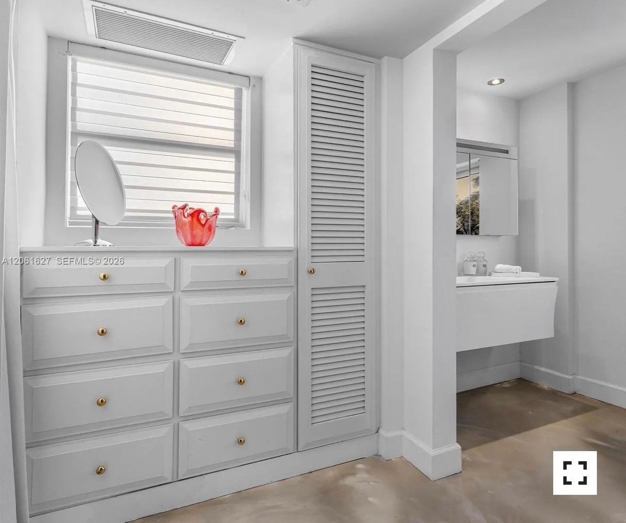 2nd Bedroom Ensuite Bathroom and dressing area.