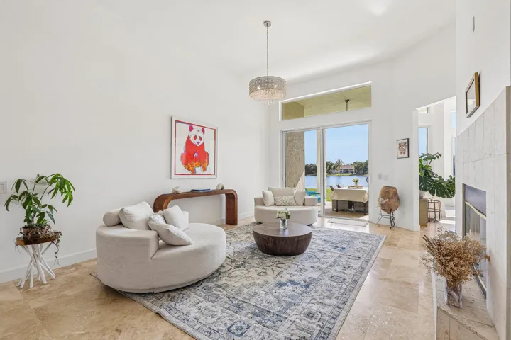 3-web-or-mls-Heritage Dr-S1408-003