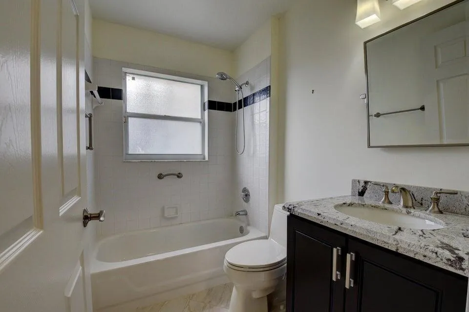 2nd bathroom
