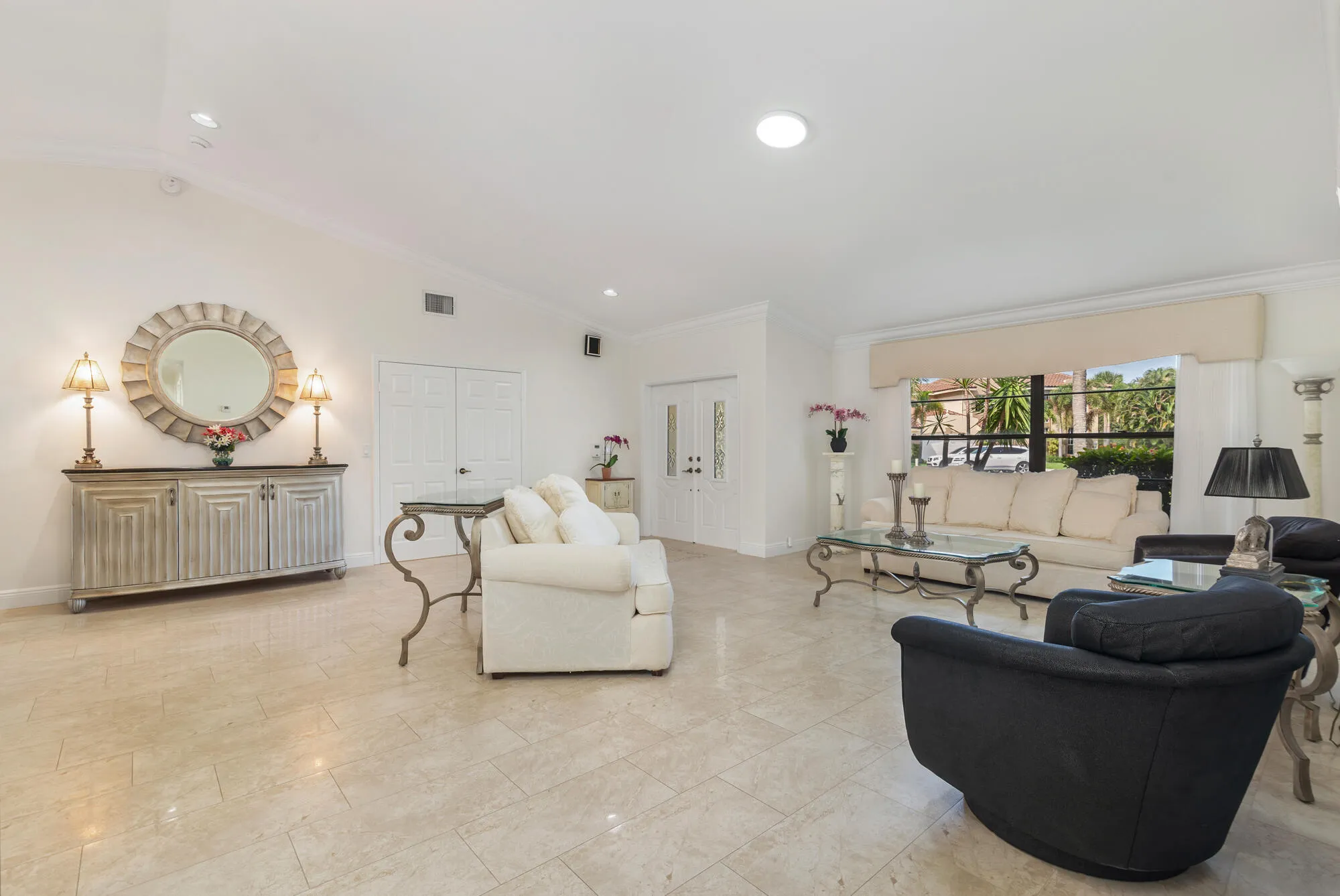 Grand Entry to Spacious Living room & Dining Room