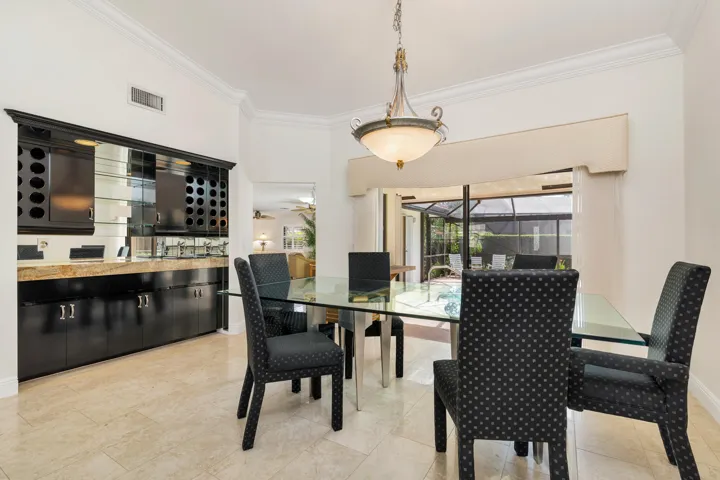 Onxyn Wet Bar with filtered water