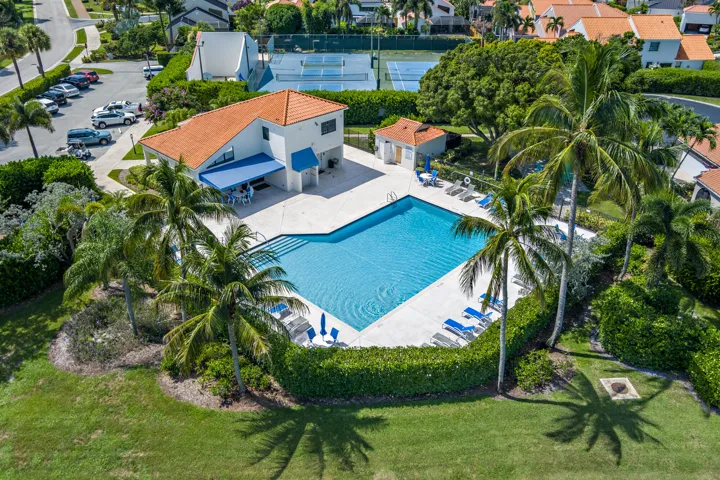 Community Clubhouse & Pool