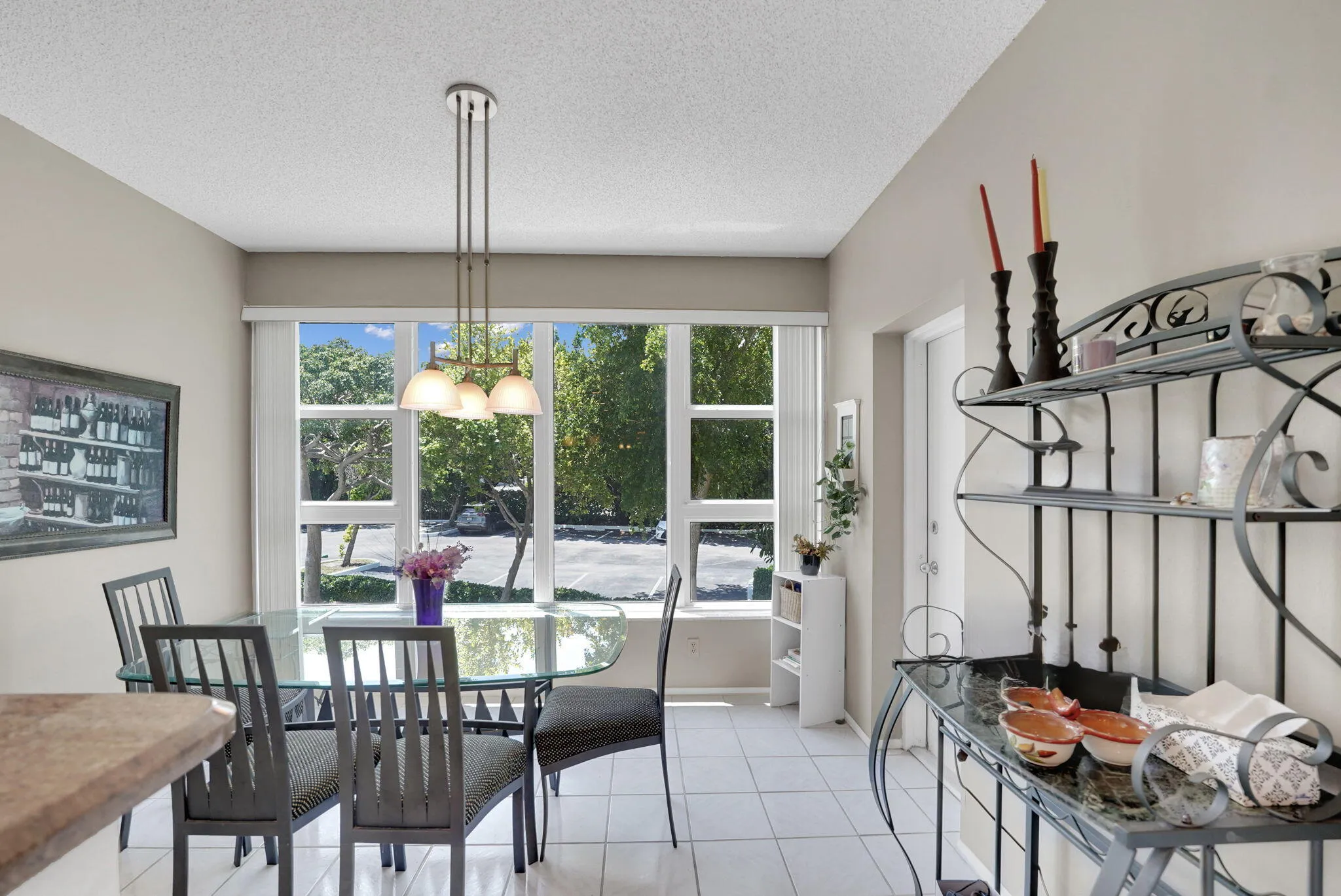 breakfast nook area