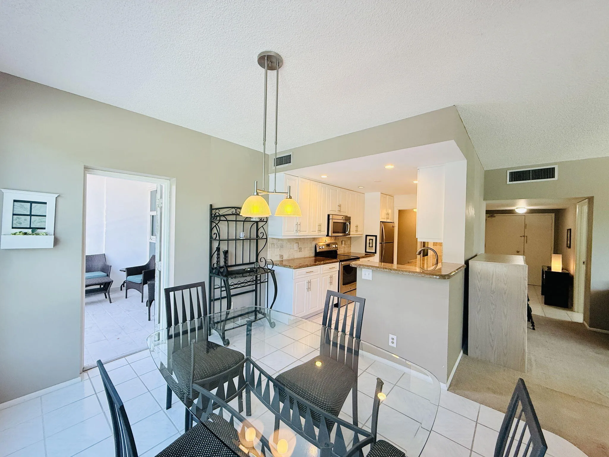 breakfast nook area 2