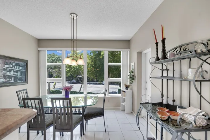 breakfast nook area