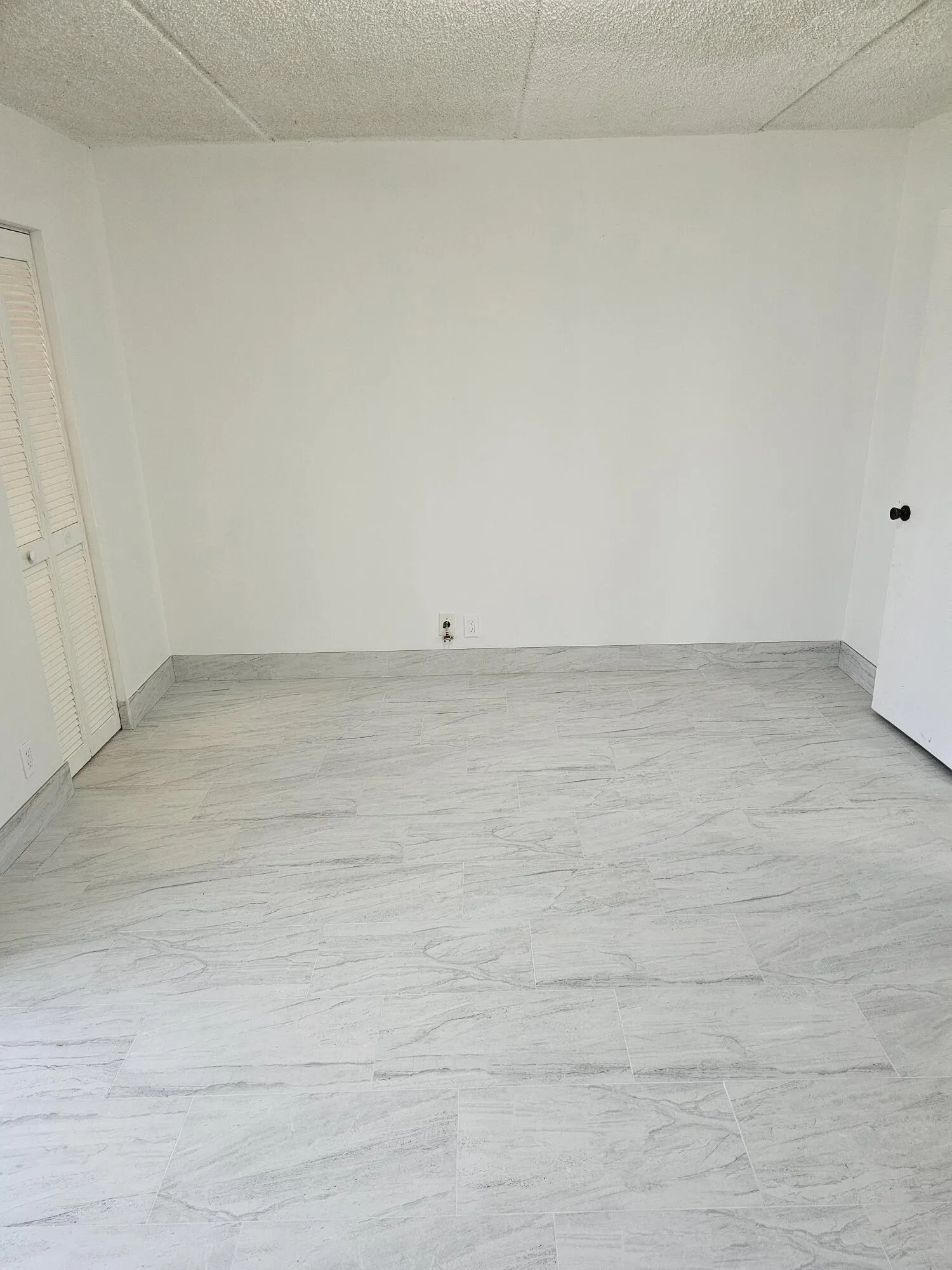 MasterBedroom4