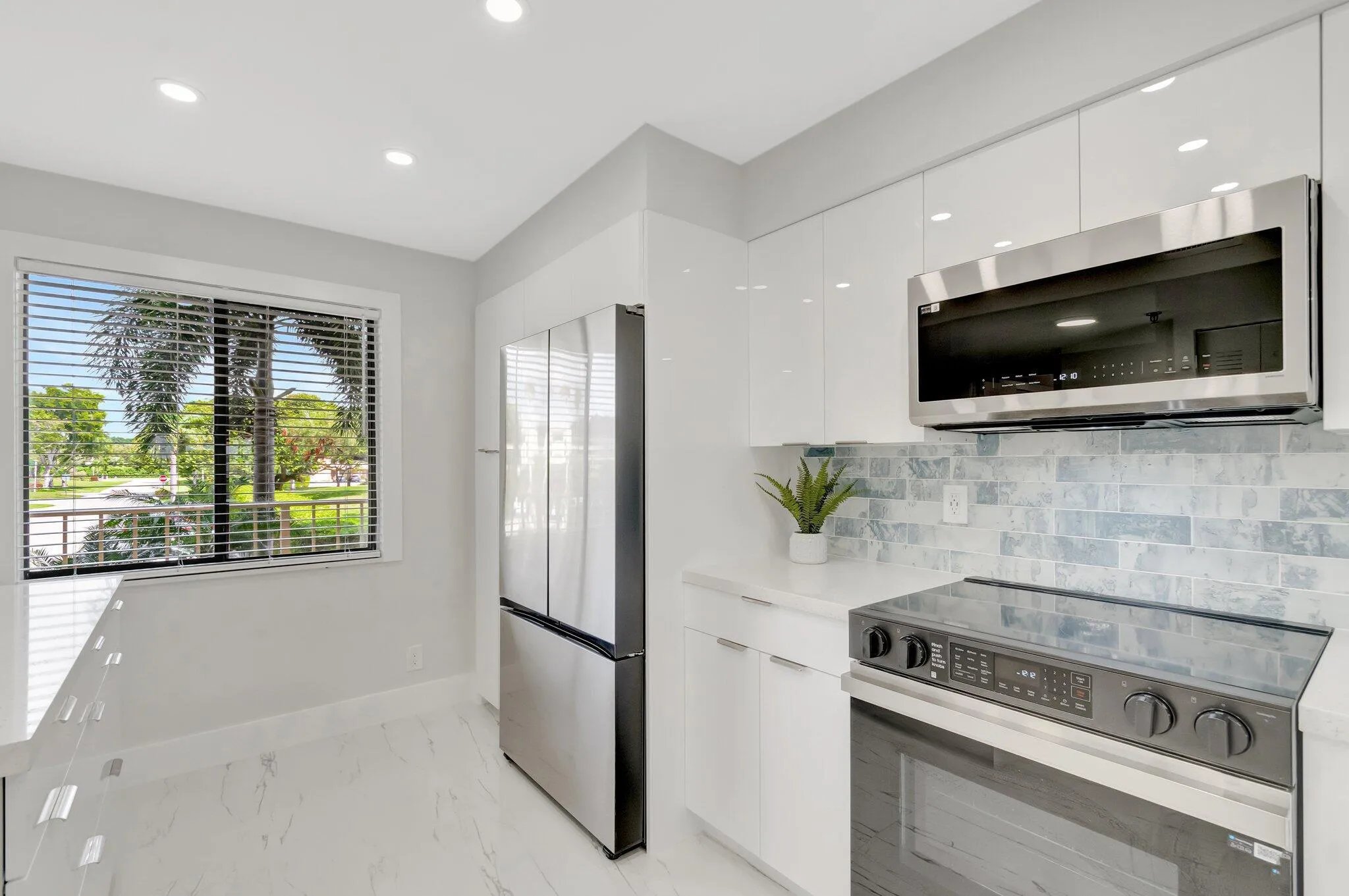 Modern Kitchen/Window