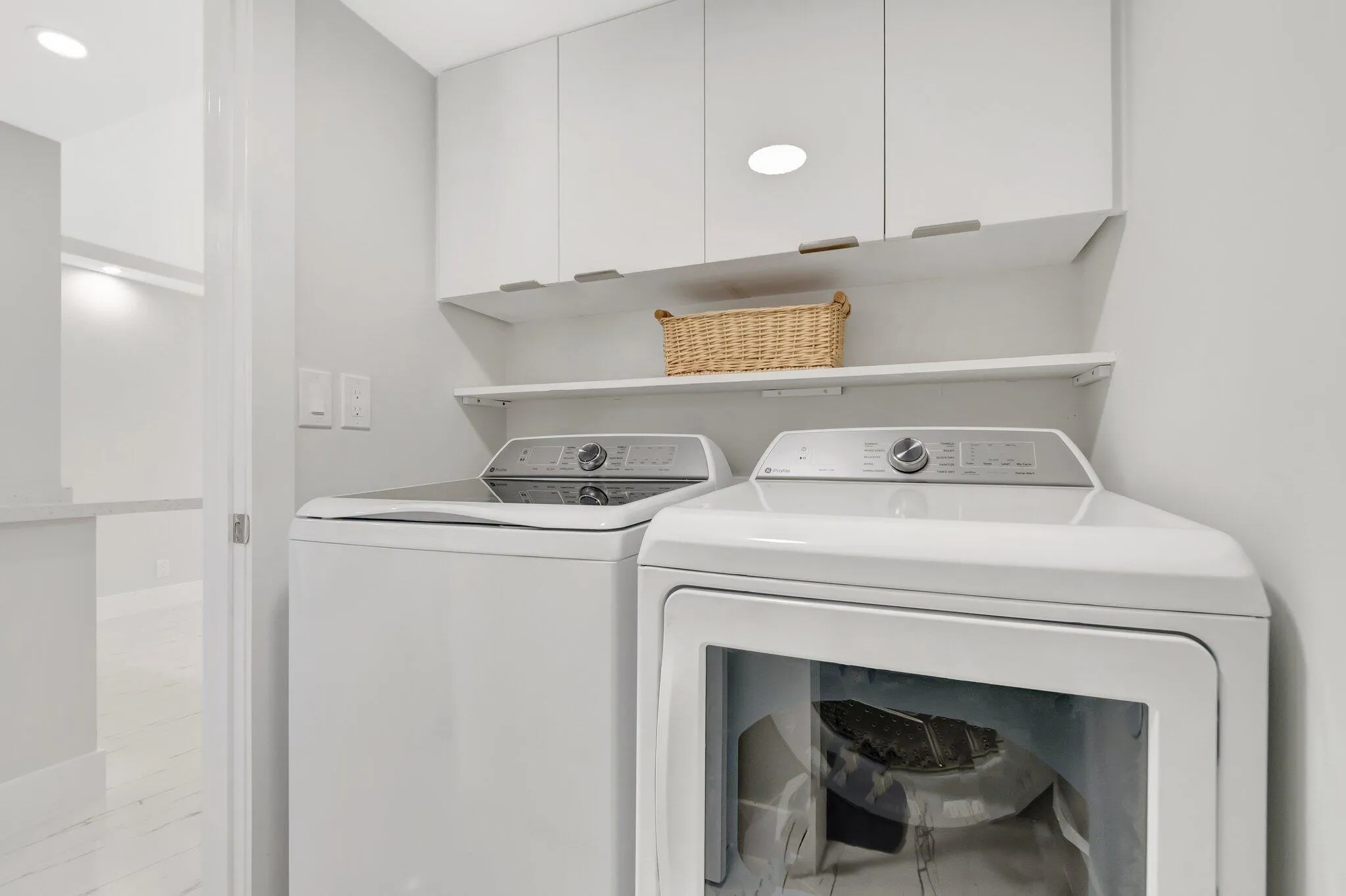 Washer/Dryer - Laundry Room