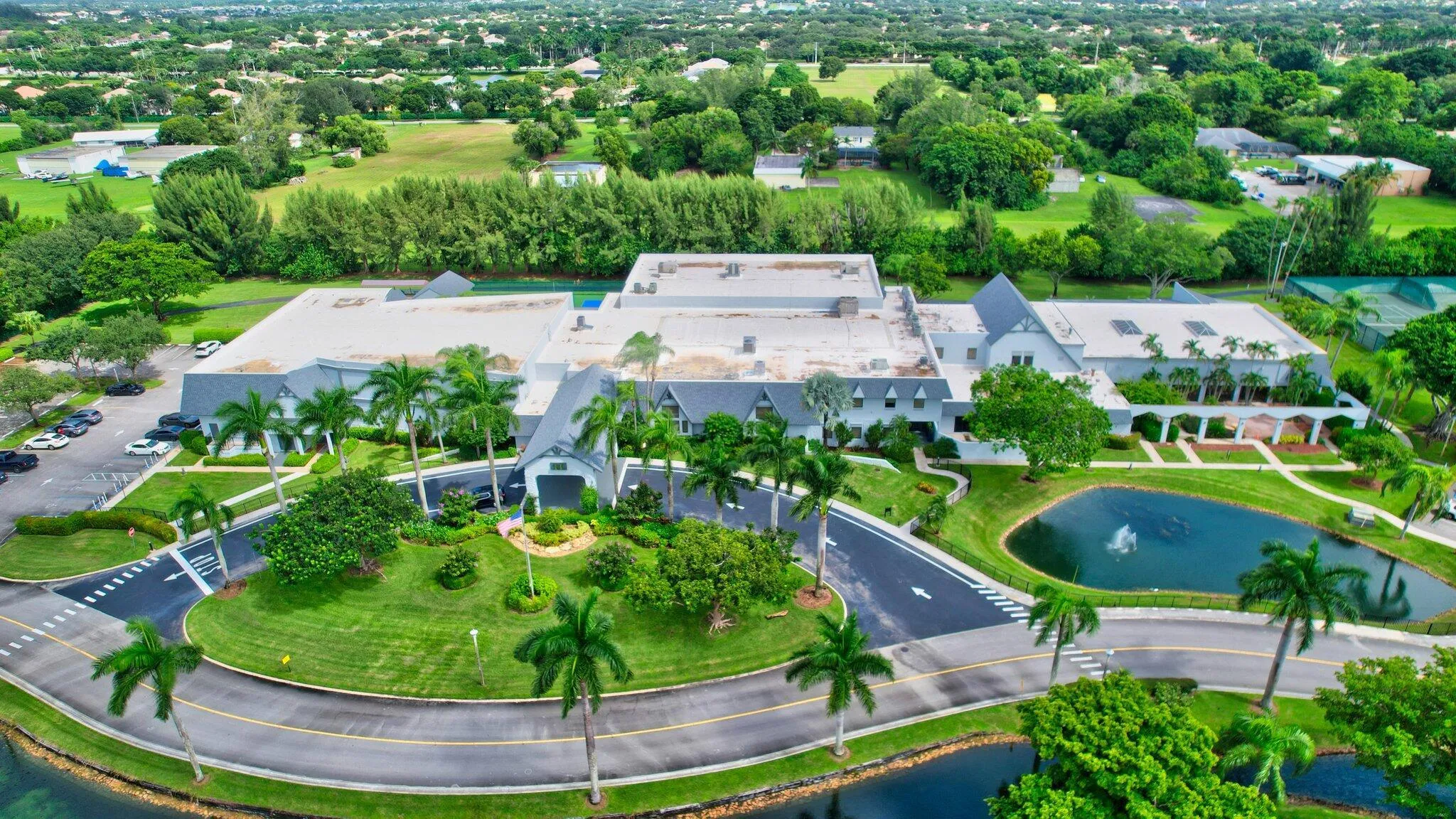 Close-by Clubhouse