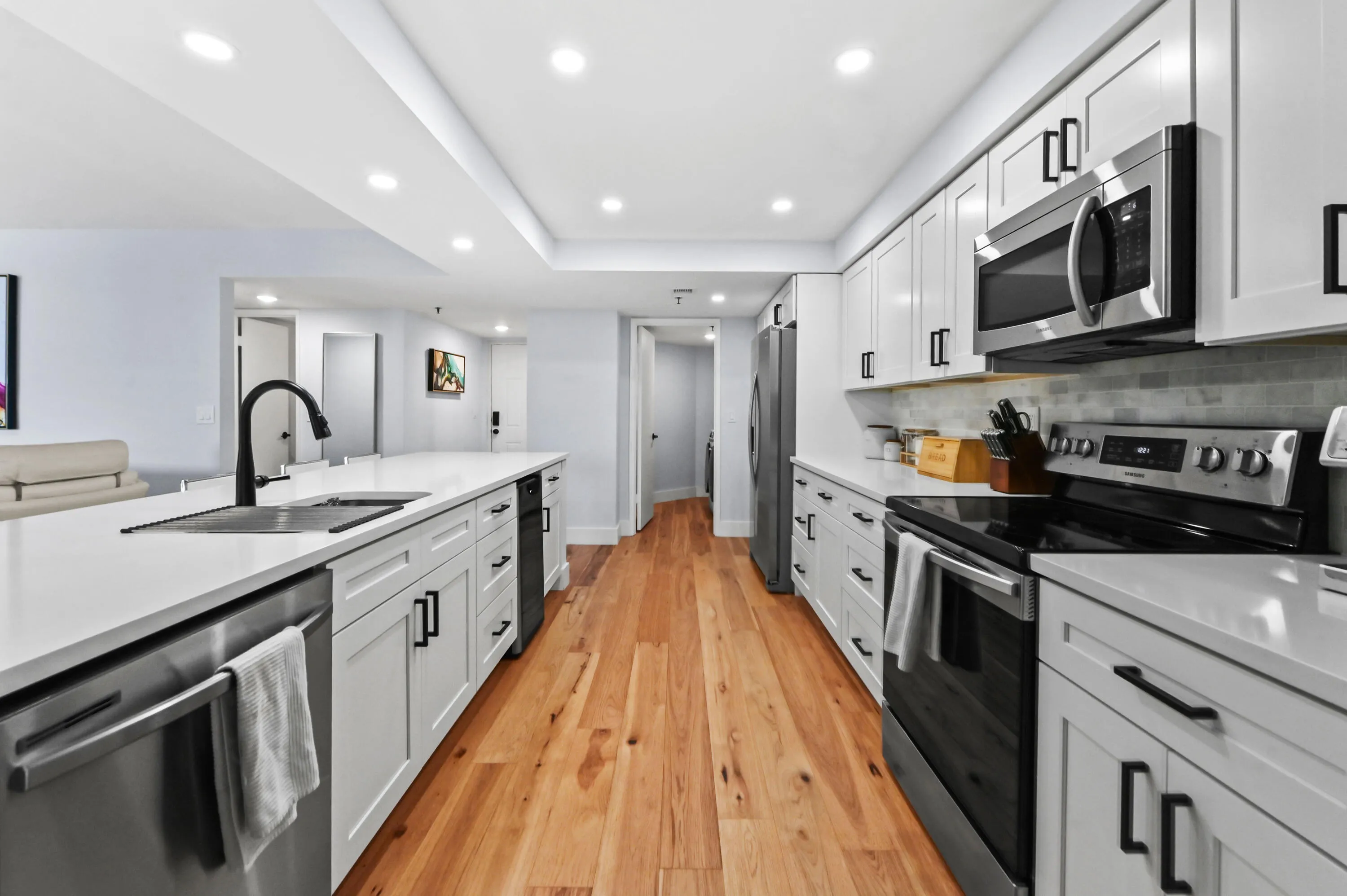 Newly Renovated Kitchen & floors