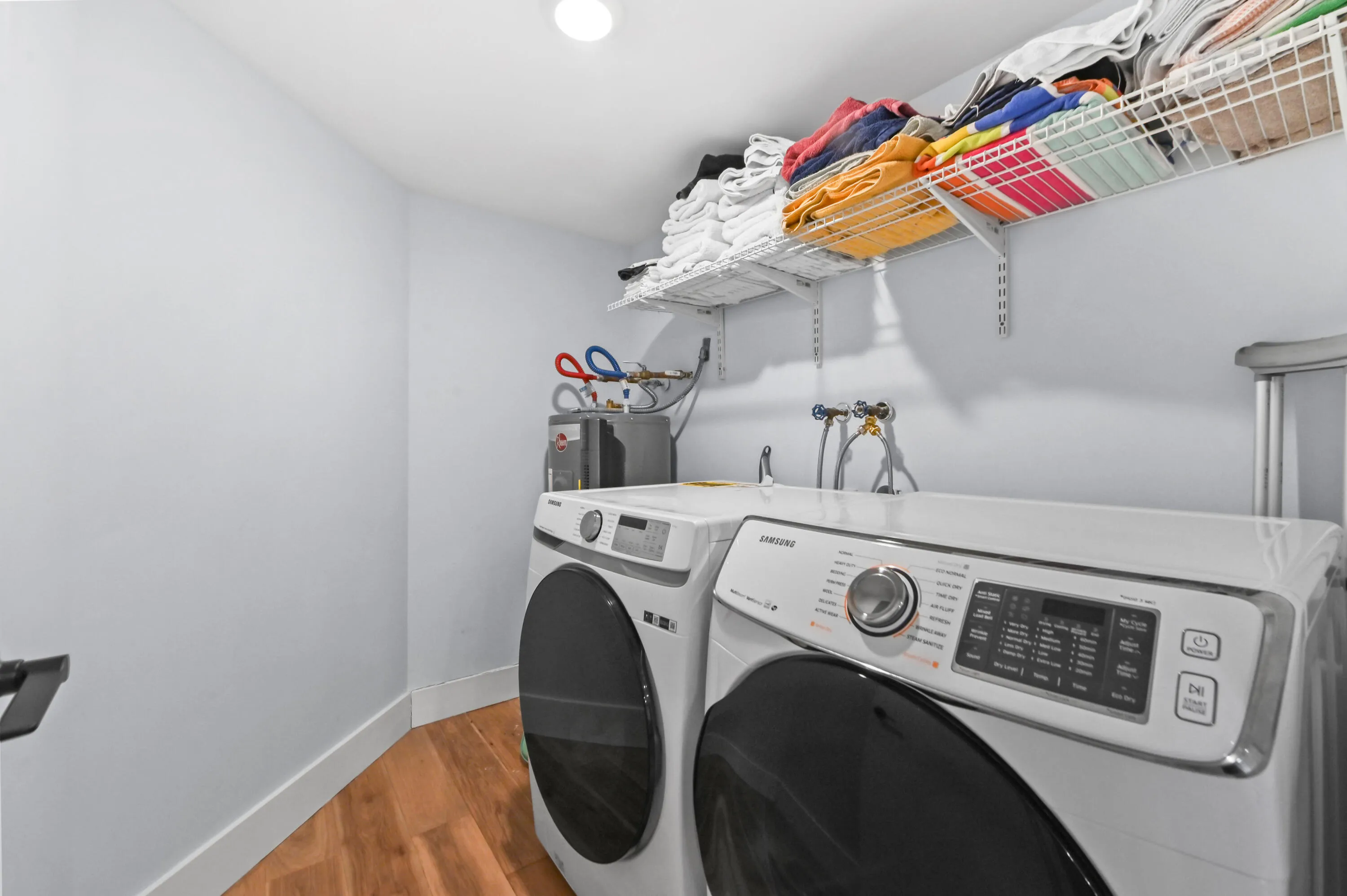 Washer 2022, Dryer 2017
