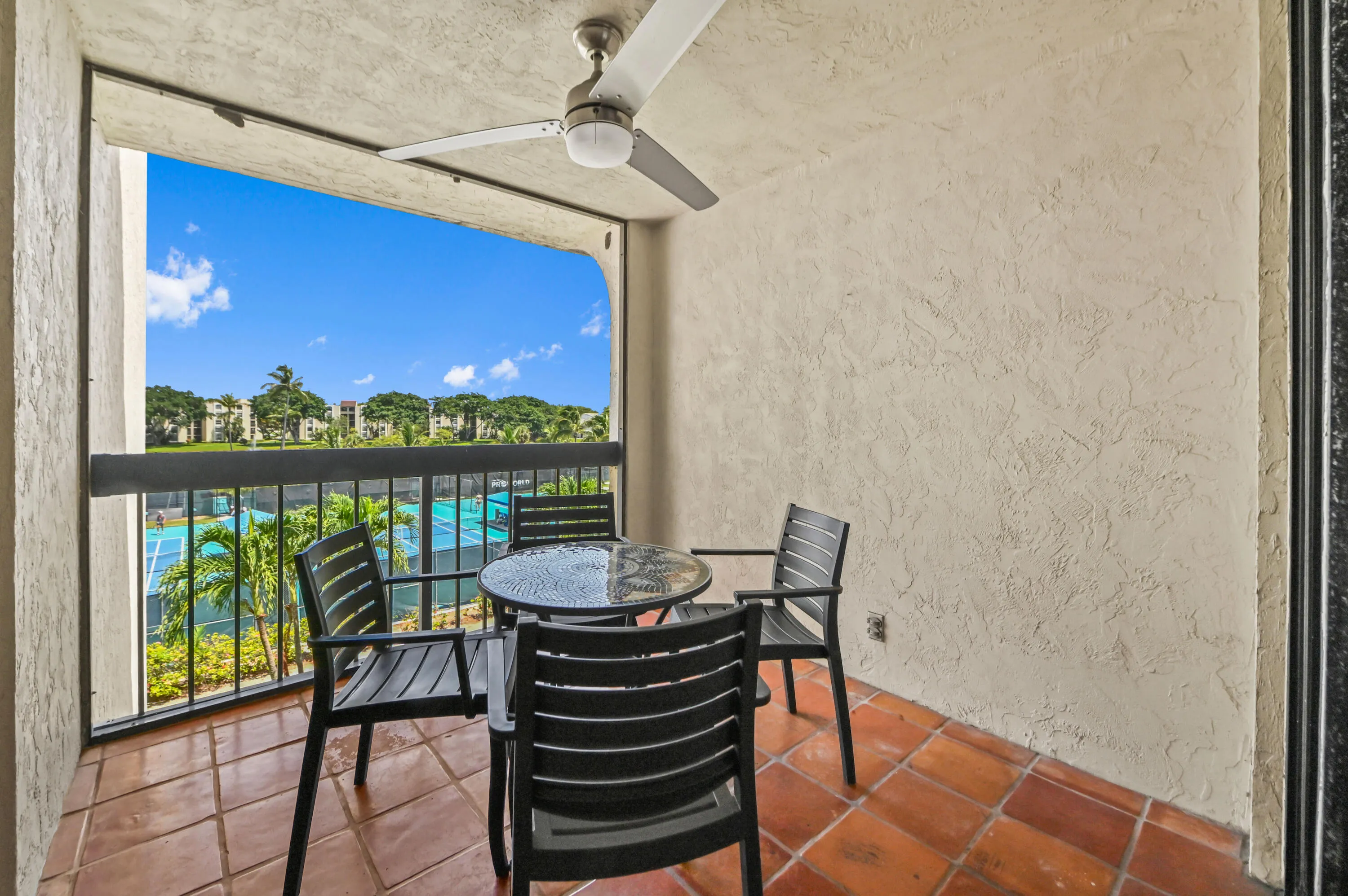Covered / Screened Balcony