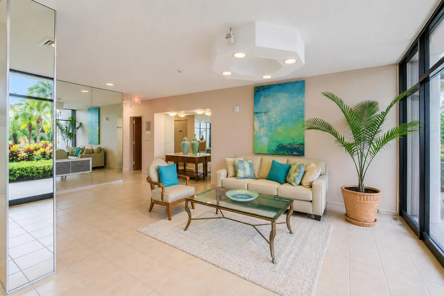 Comfortable Lobby Waiting Area for Guest.