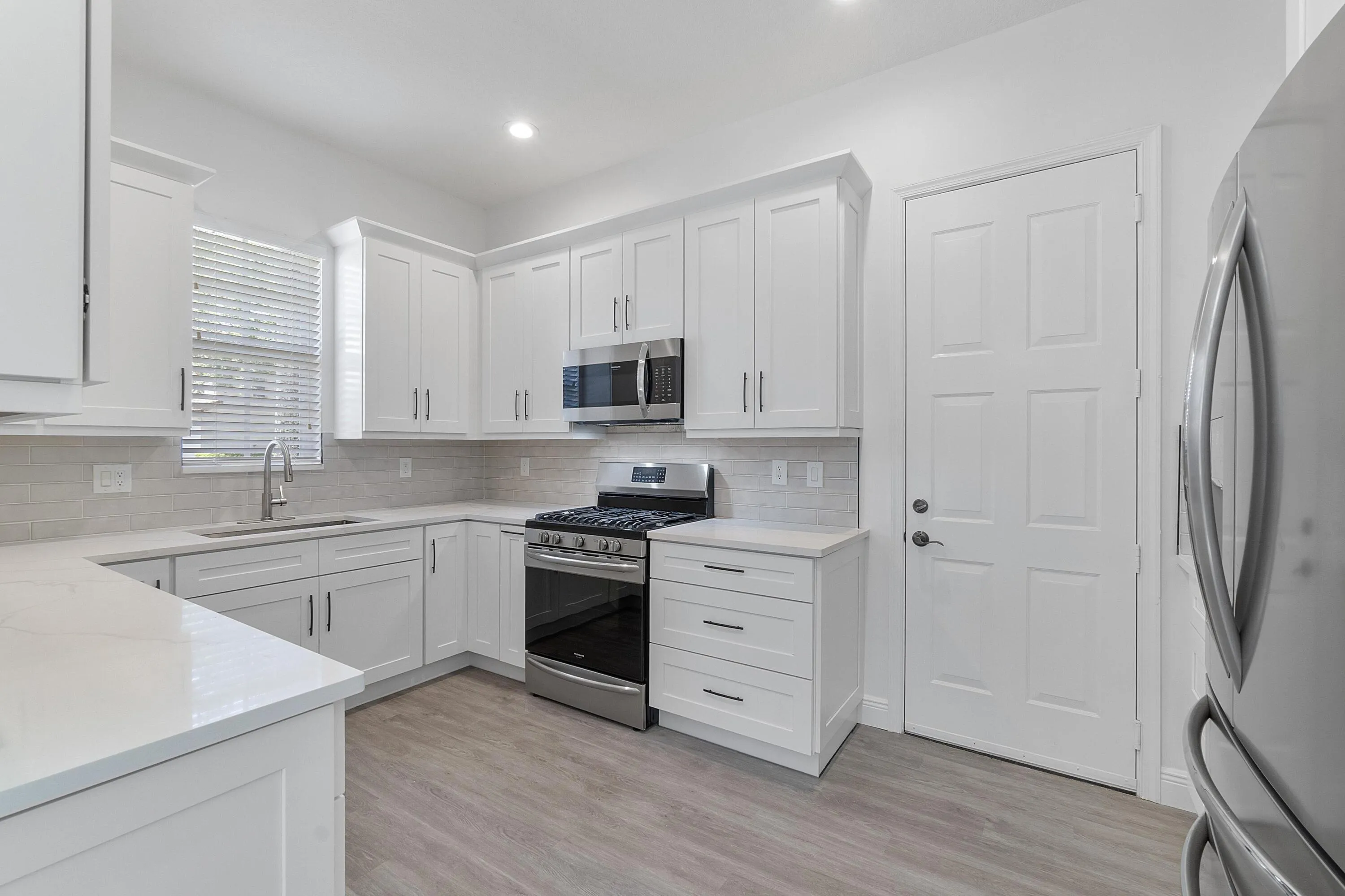 542 Tomahawk Ct_09.jpg NEW Gourmet Kitch