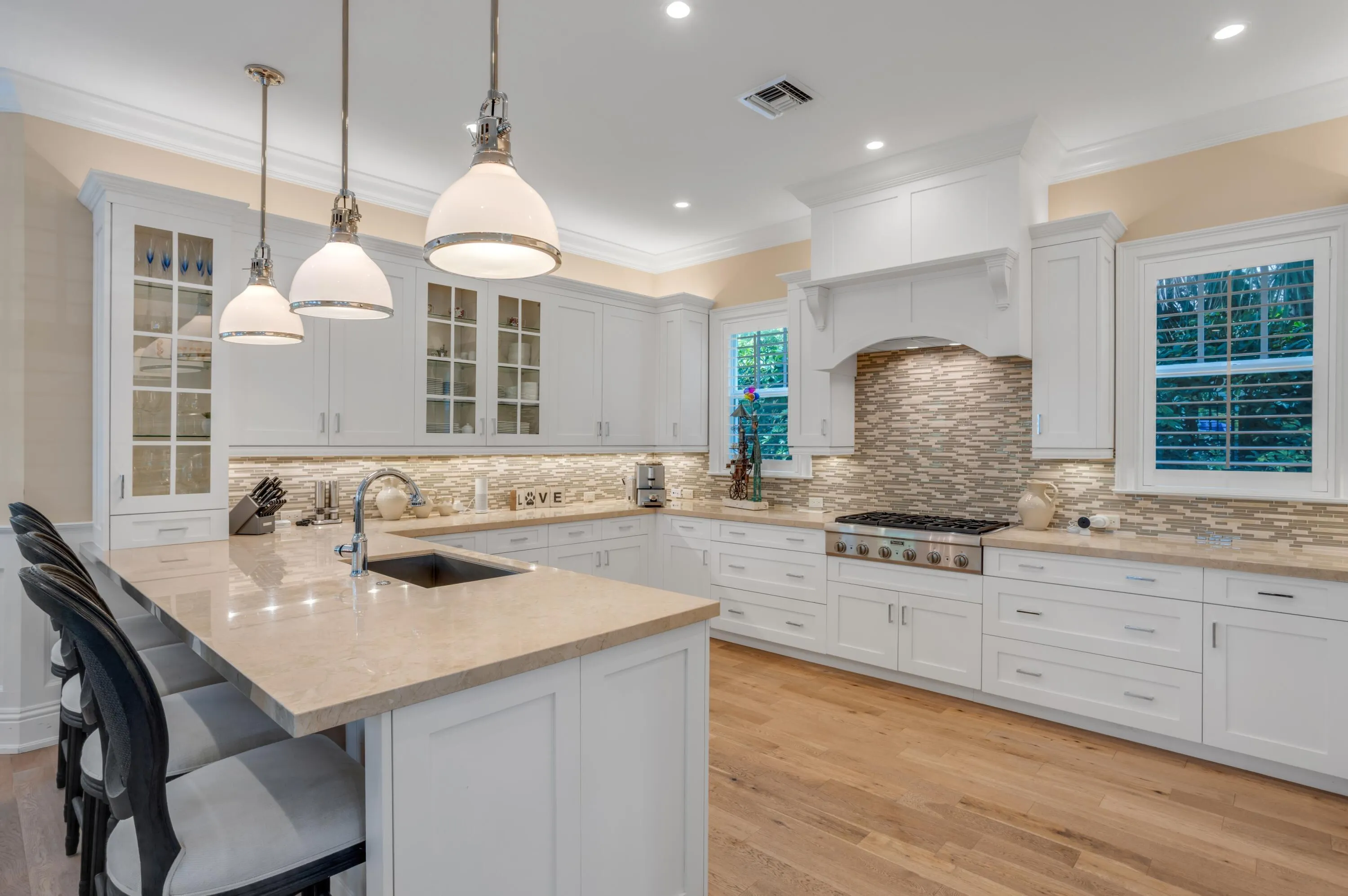 mls_KITCHEN_ANGLE
