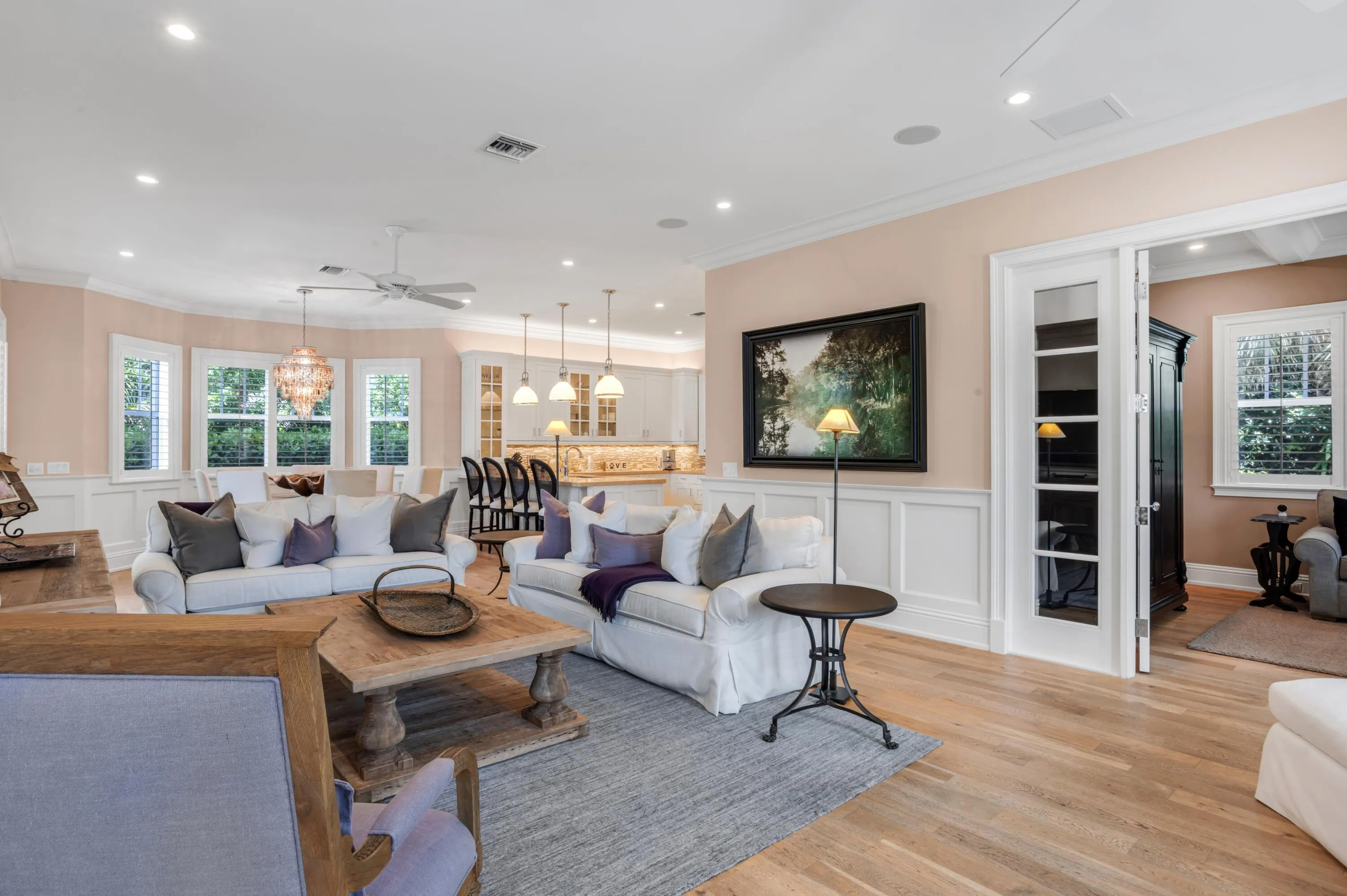 mls_FAMILY_ROOM_ANGLE